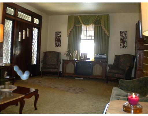 475 New York Avenue Rochester, PA 15074 - Photo 3 of 18 Living Room.