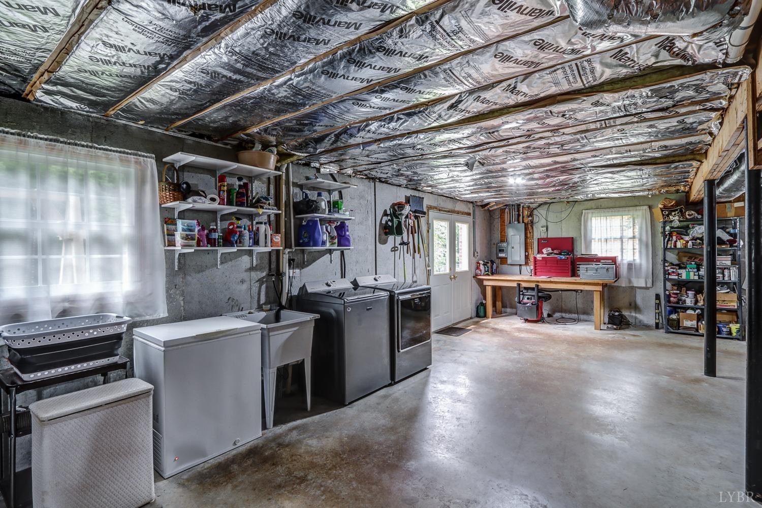 759 Farfields Drive Lynchburg, VA 24502 - Photo 39 of 53 a kitchen with a stove and a refrigerator