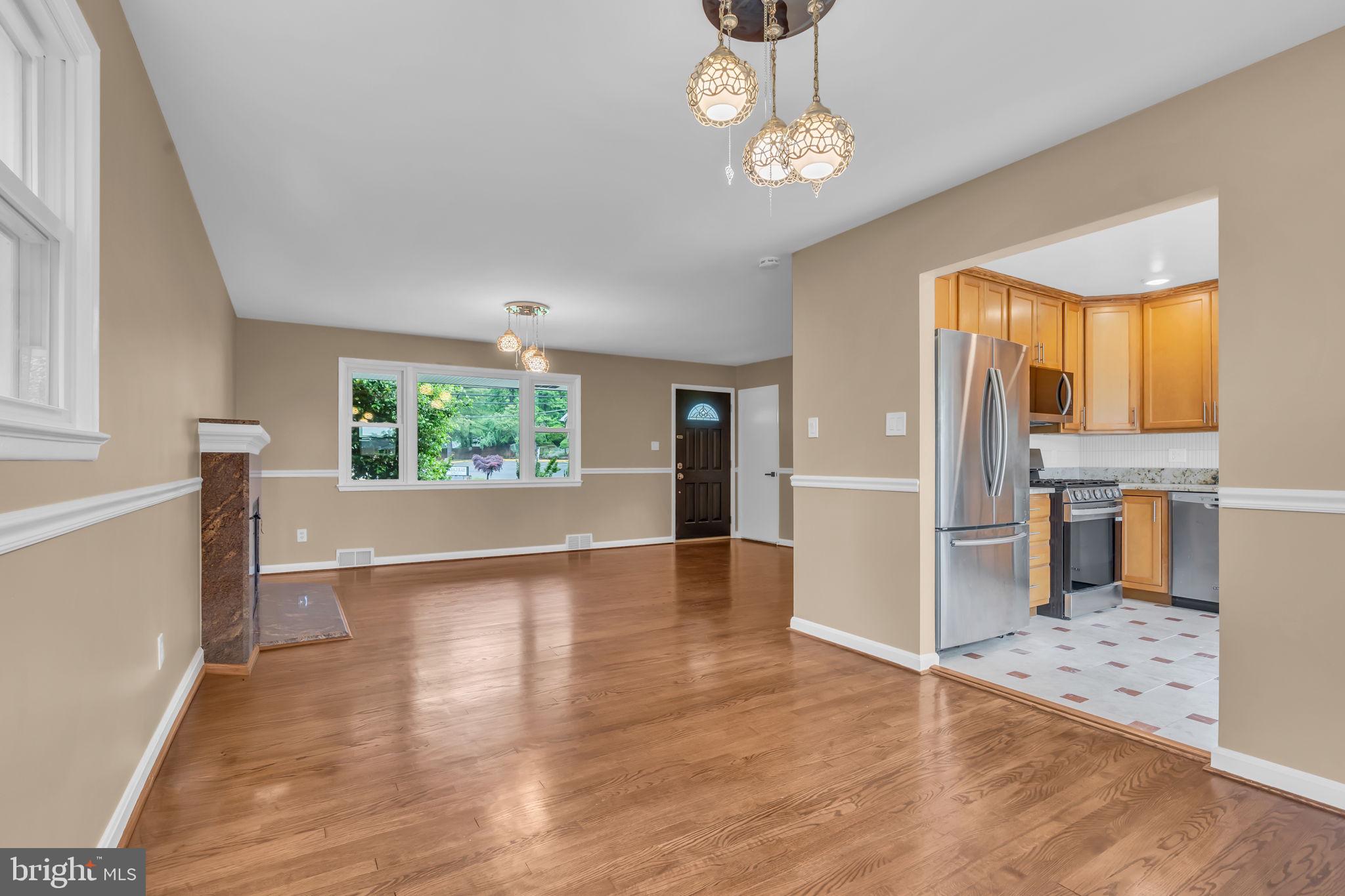 6809 Braddock Road Springfield, VA 22151 - Photo 9 of 60