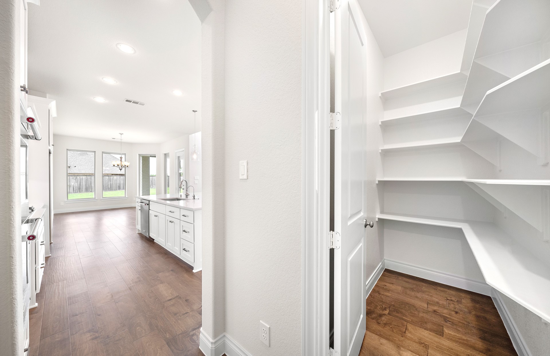 454 Lontano Path Willis, TX 77318 - Photo 18 of 50