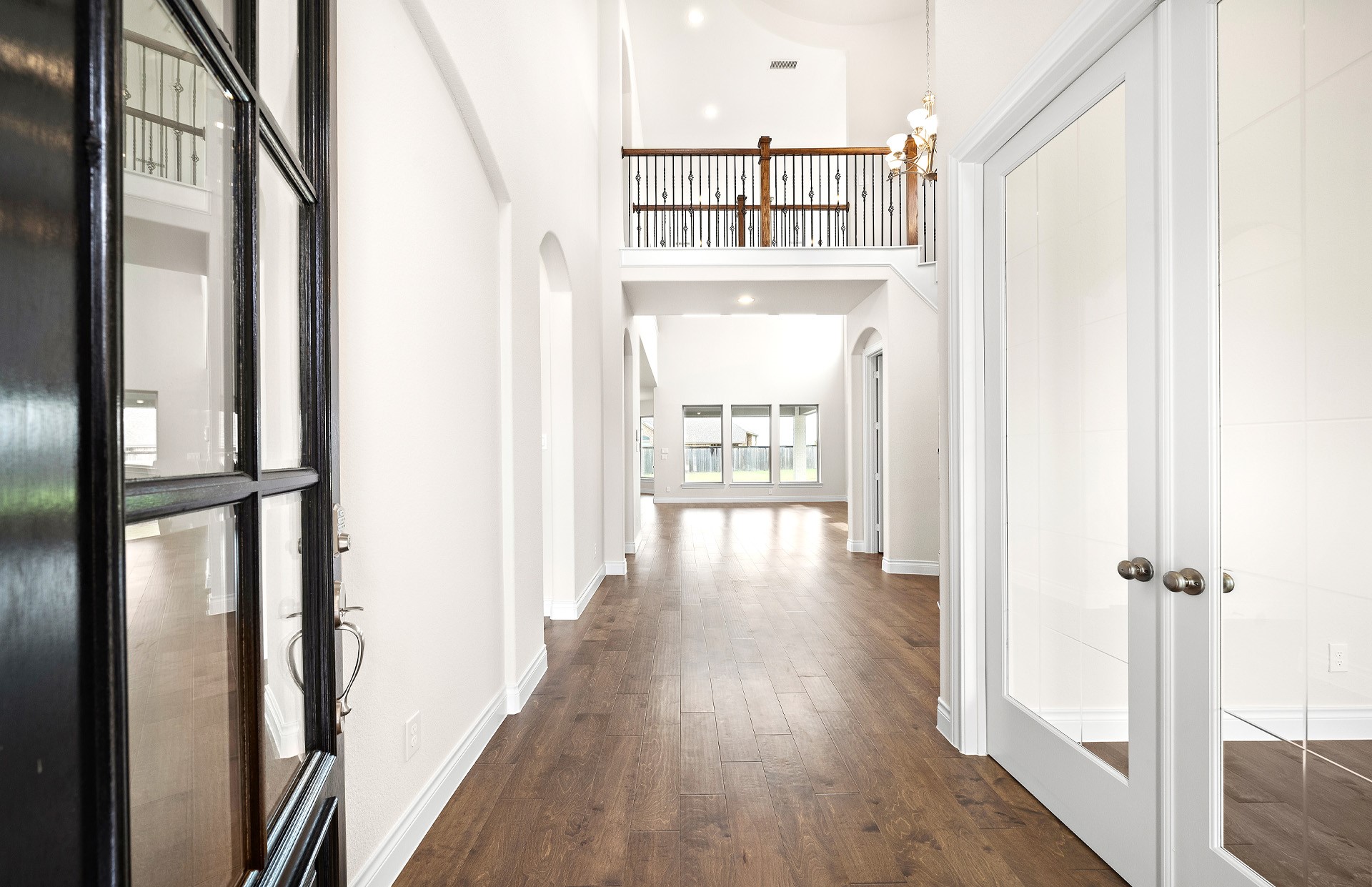 454 Lontano Path Willis, TX 77318 - Photo 7 of 50