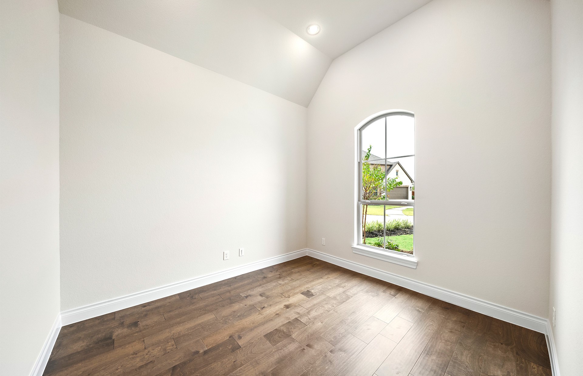 454 Lontano Path Willis, TX 77318 - Photo 10 of 50