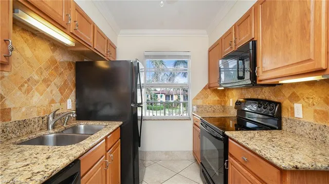 $4,850 | 1666 Osprey Avenue, Unit 204, Naples, FL 34102