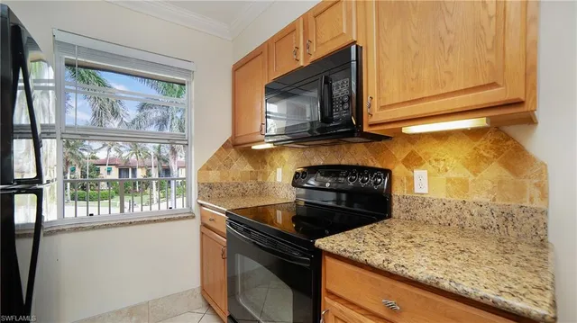 $4,850 | 1666 Osprey Avenue, Unit 204, Naples, FL 34102