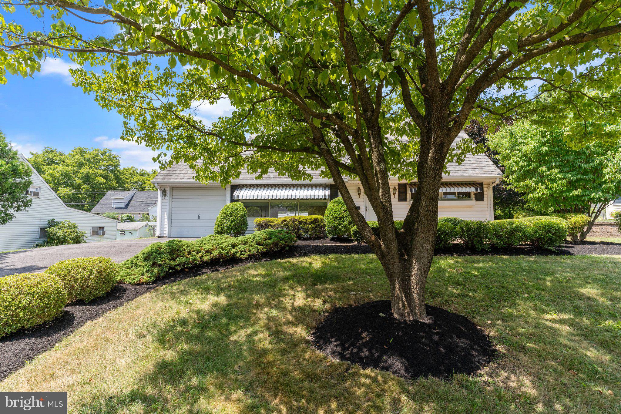 17 Queen Lily Road Levittown, PA 19057 - Photo 2 of 26 Exterior Front