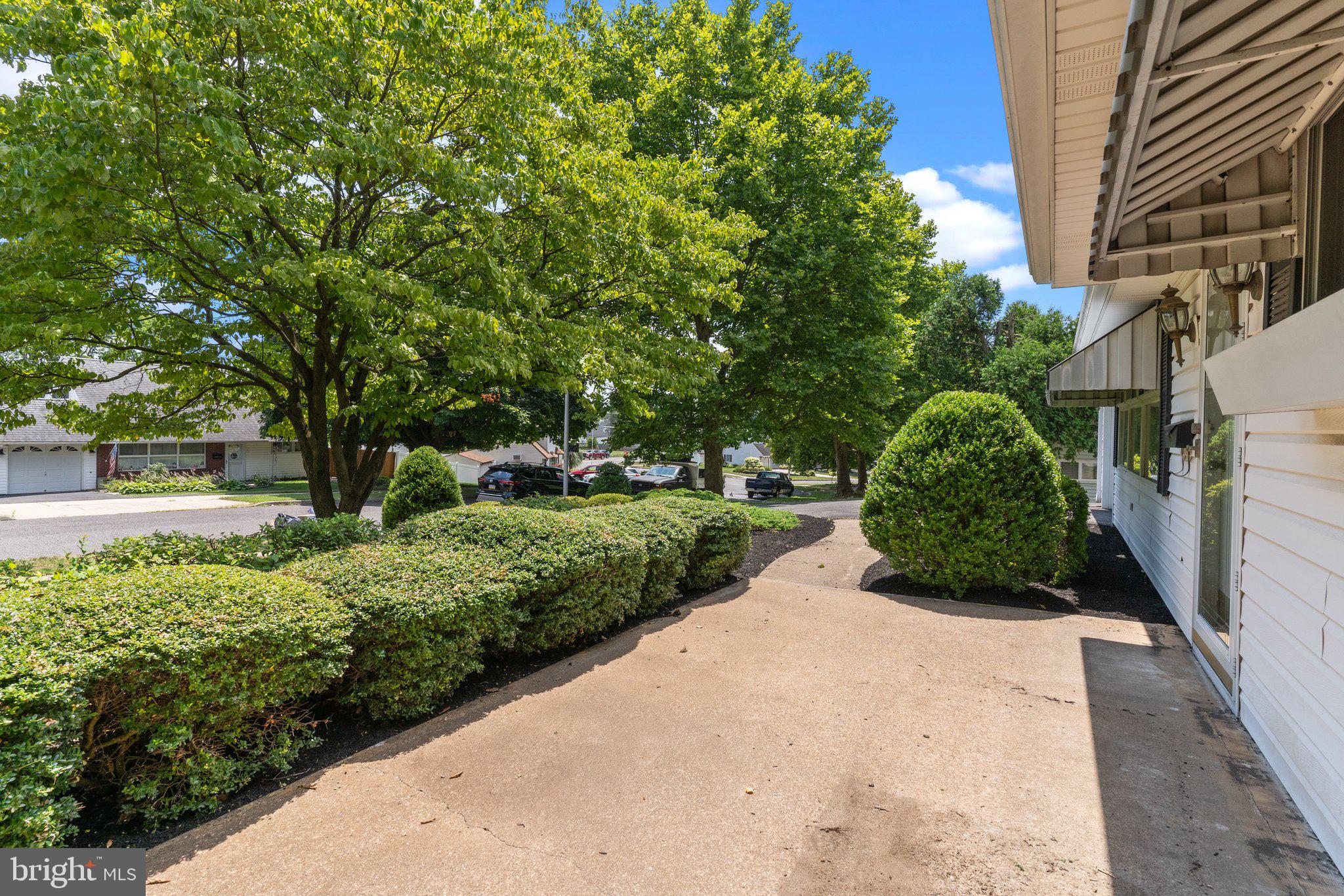 17 Queen Lily Road Levittown, PA 19057 - Photo 24 of 26 Front Patio