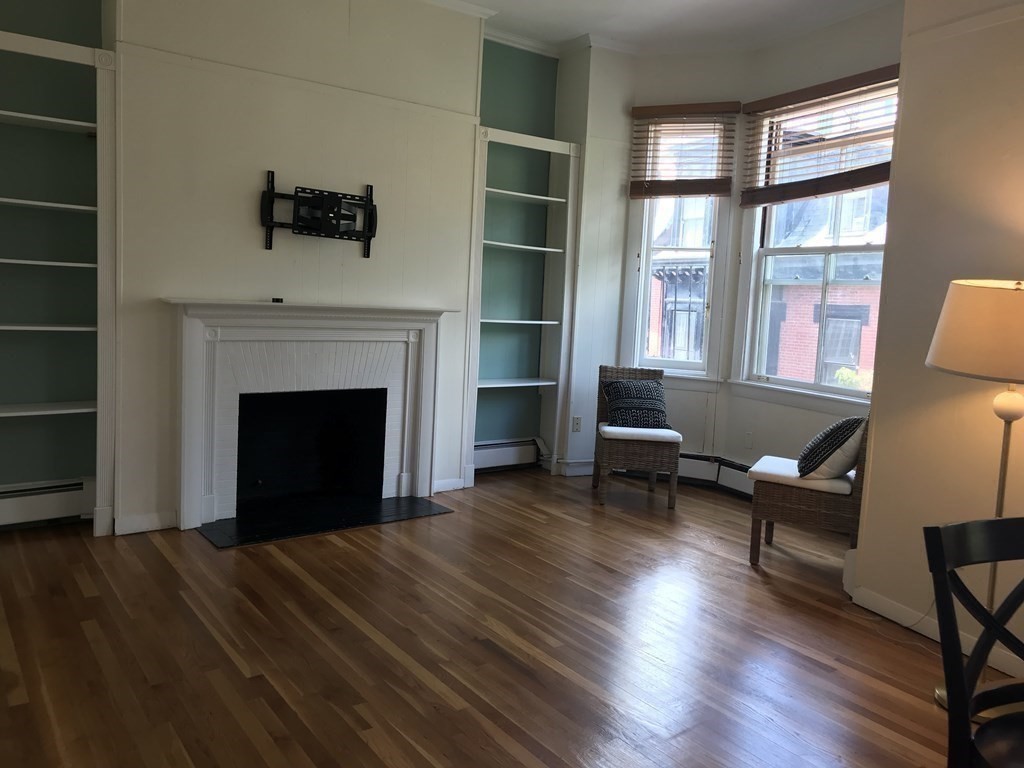 30 Pinckney Street, Unit 5 Boston, MA 02114 - Photo 2 of 9