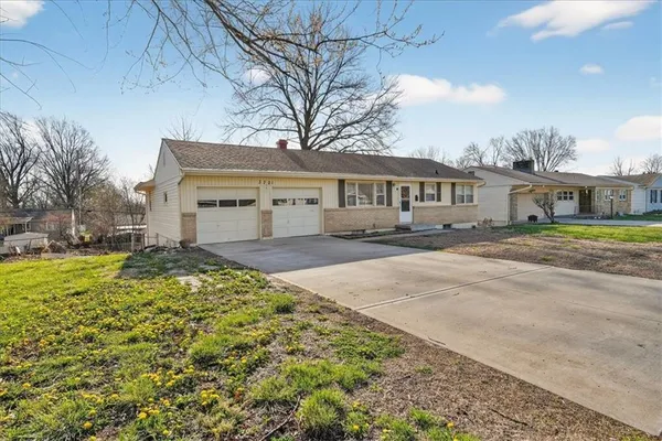 $210,000 | 3721 South Pleasant Street, Independence, MO 64055