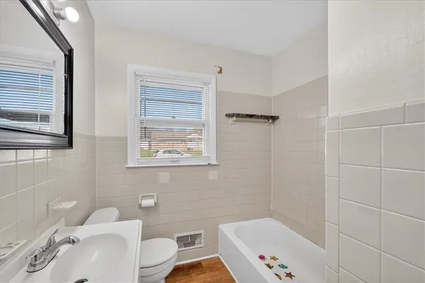 $200,000 | 3721 South Pleasant Street, Independence, MO 64055