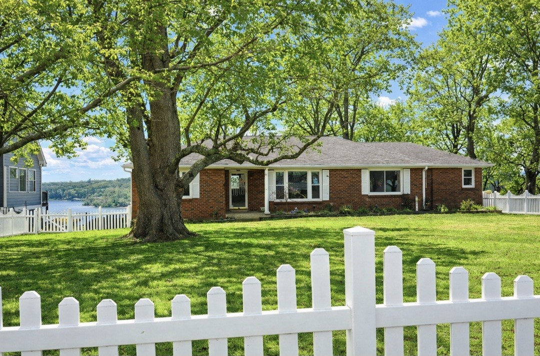 403 Jones Street Old Hickory, TN 37138 - Photo 5 of 98