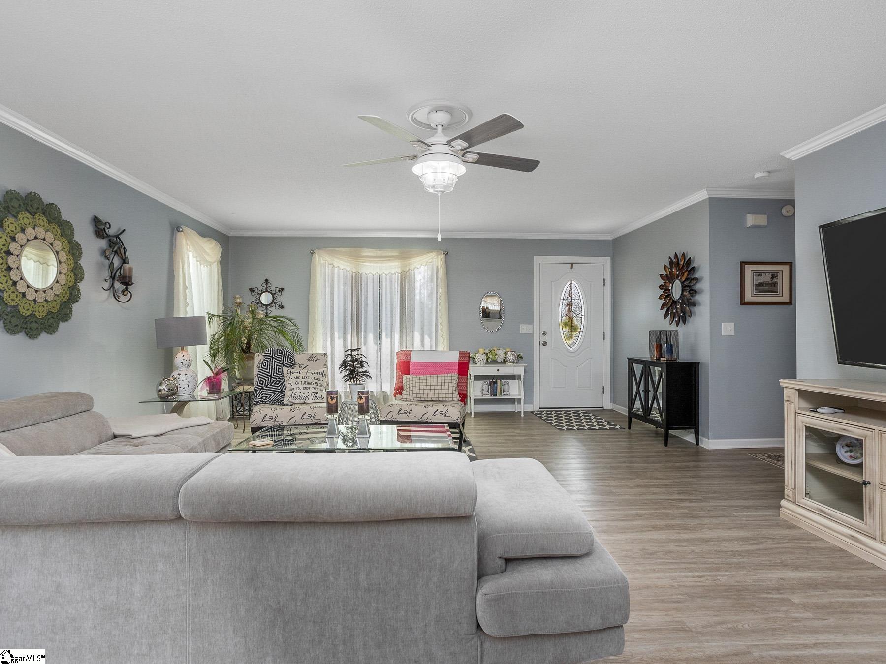1017 Gibbs Road Wellford, SC 29385 - Photo 3 of 33