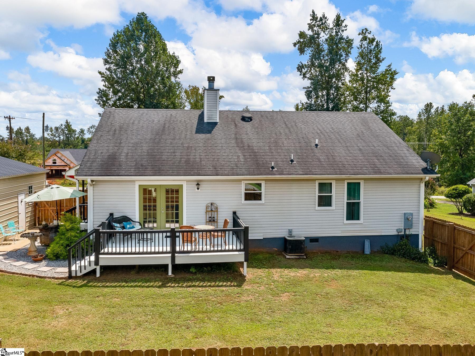 1017 Gibbs Road Wellford, SC 29385 - Photo 22 of 33