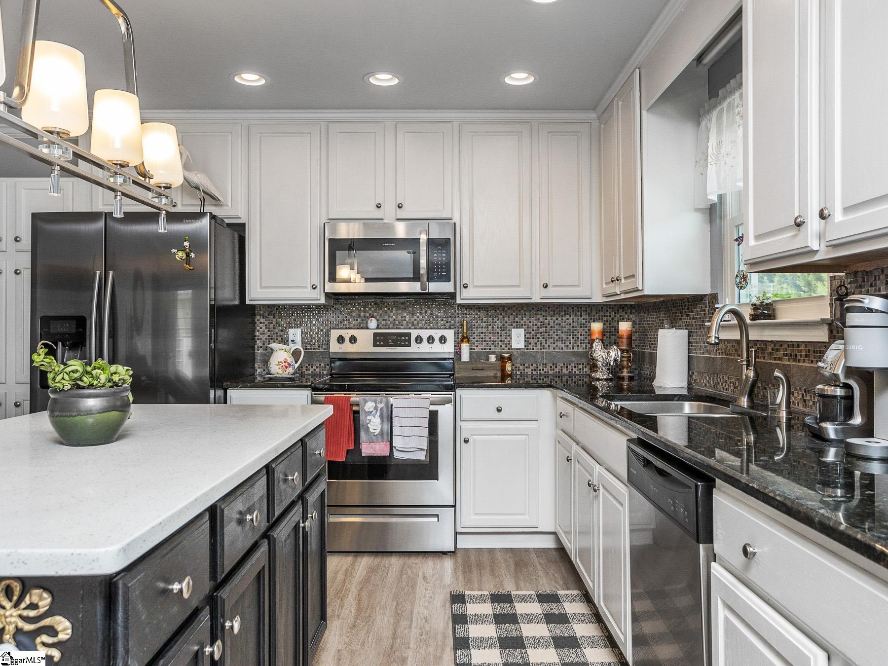 1017 Gibbs Road Wellford, SC 29385 - Photo 8 of 33