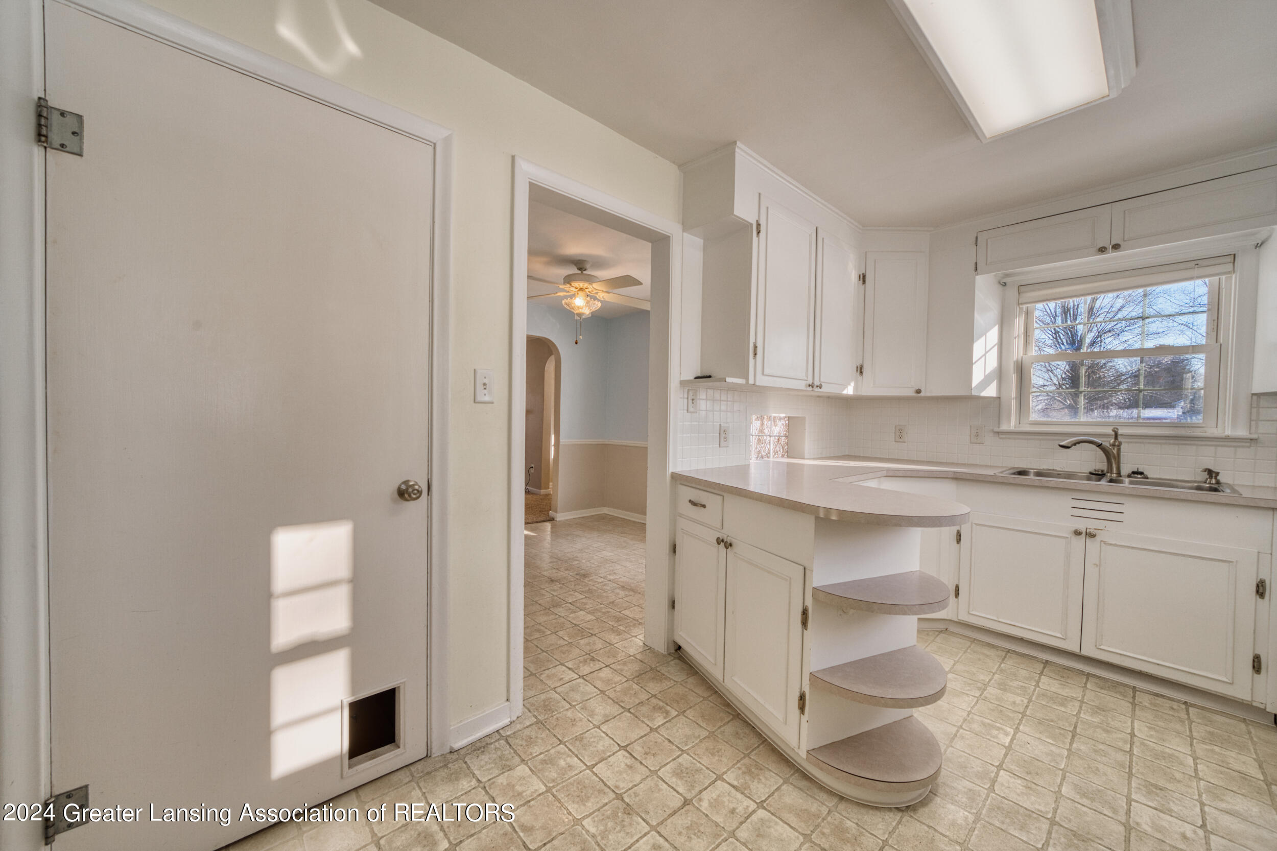 12103 West Greenfield Road Lansing, MI 48917 - Photo 7 of 52 Kitchen