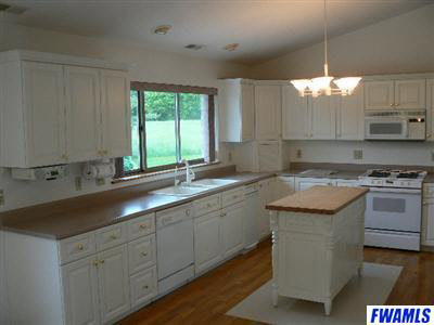17135 Lochner Road Leo, IN 46765 - Photo 7 of 27