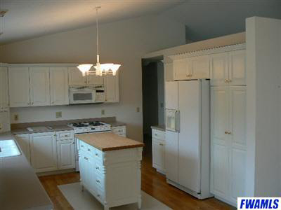 17135 Lochner Road Leo, IN 46765 - Photo 8 of 27
