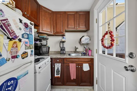 $999,000 | 600 Silliman Street, San Francisco, CA 94134