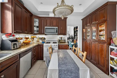 $999,000 | 600 Silliman Street, San Francisco, CA 94134