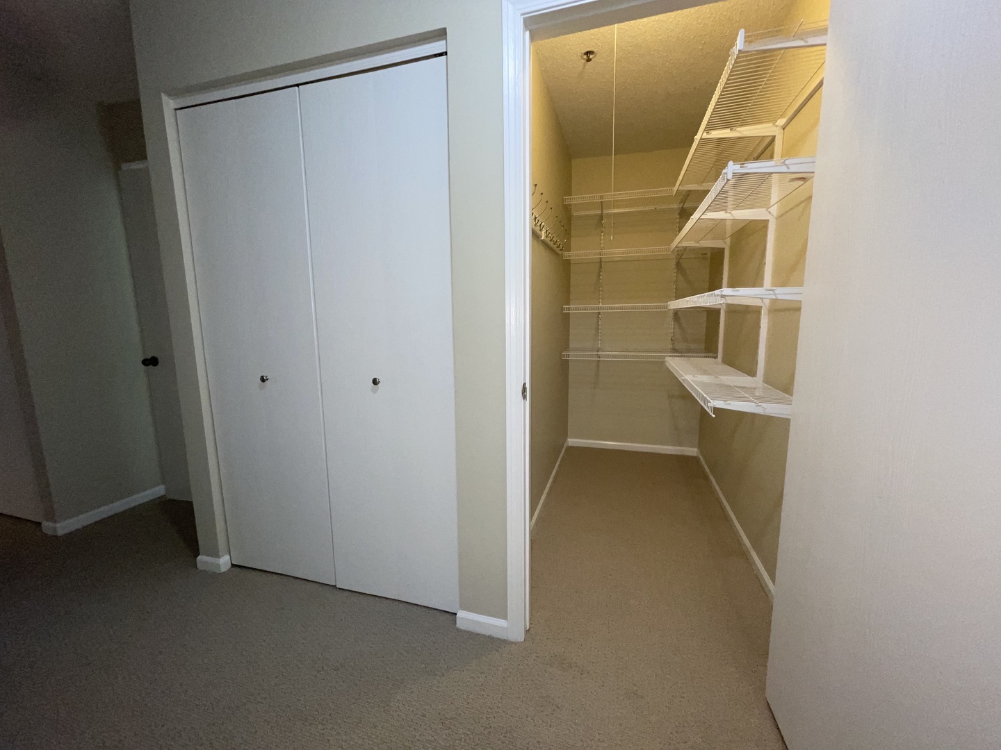 800 Ridge Road, Unit 204 Wilmette, IL 60091 - Photo 6 of 10 a view of an empty room