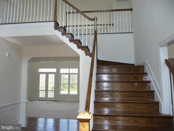 15716 Nottingham Road Upper Marlboro, MD 20772 - Photo 11 of 22 Staircase