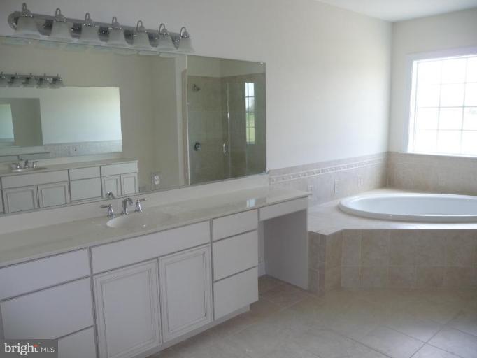 15716 Nottingham Road Upper Marlboro, MD 20772 - Photo 14 of 22 Master Bath