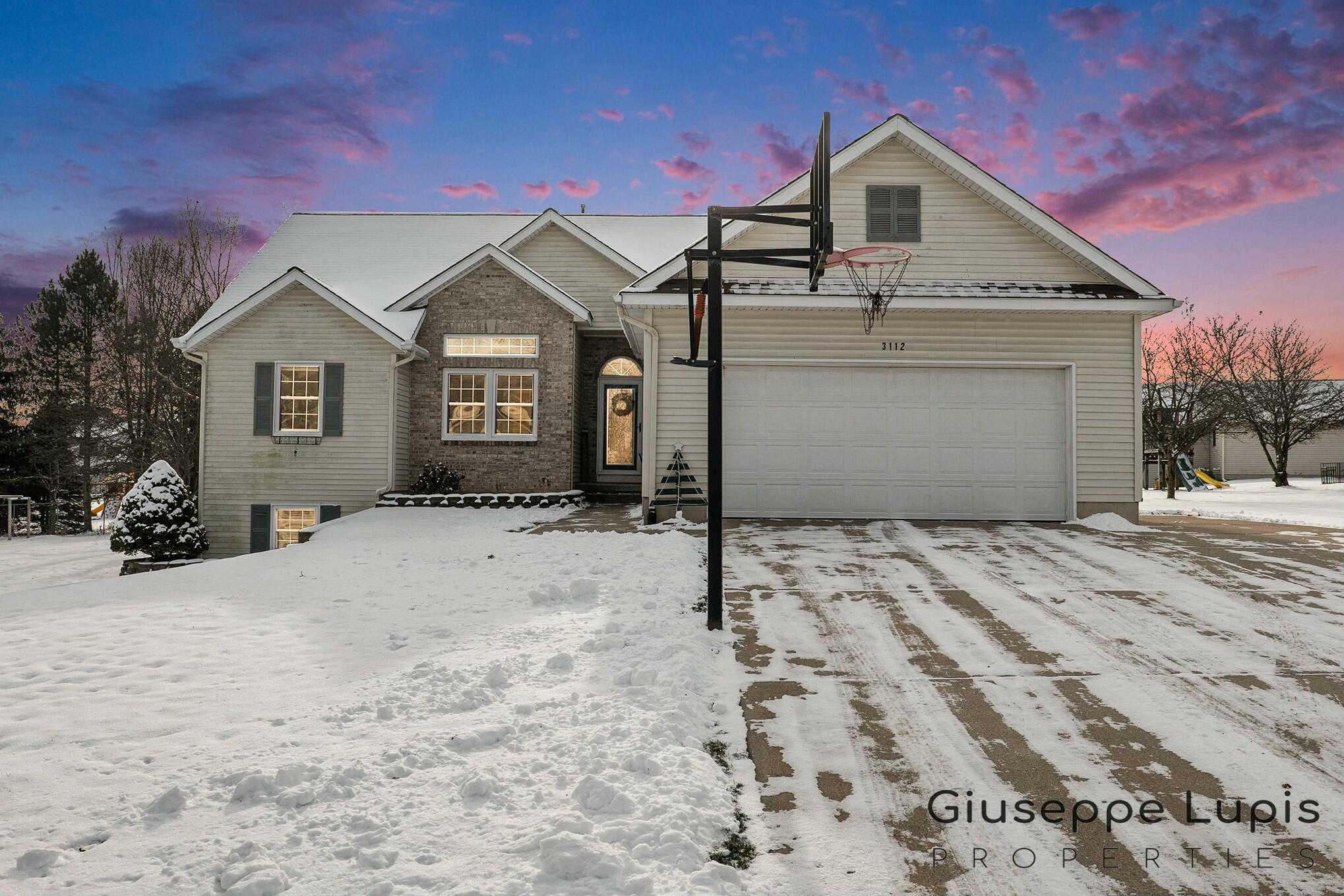 3112 Viewpoint Street Jenison, MI 49428 - Photo 3 of 43 front