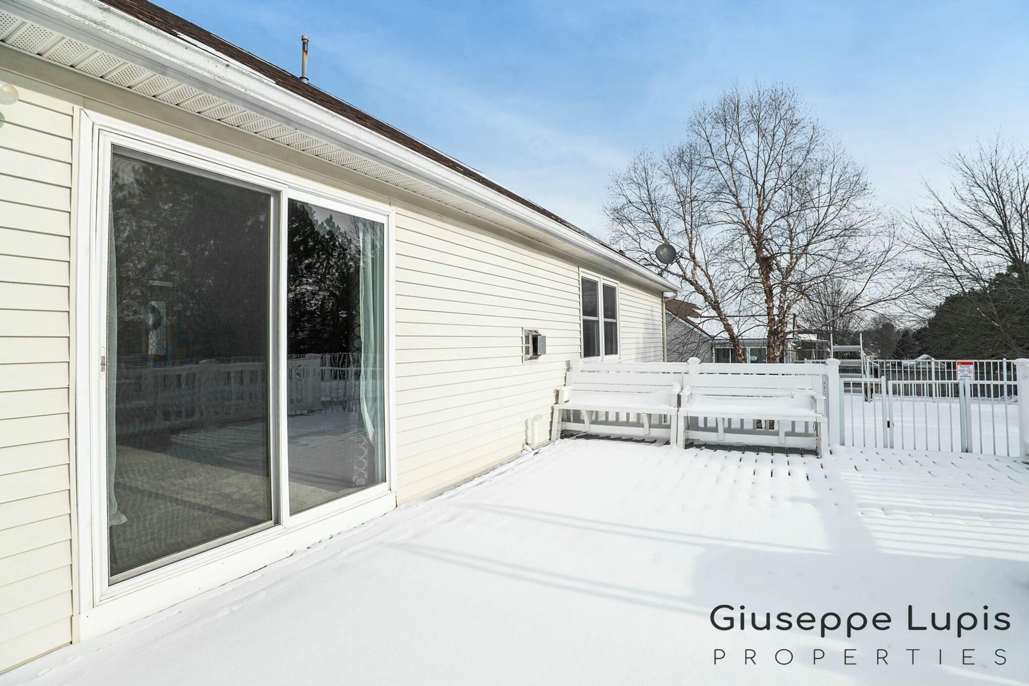 3112 Viewpoint Street Jenison, MI 49428 - Photo 33 of 43 deck