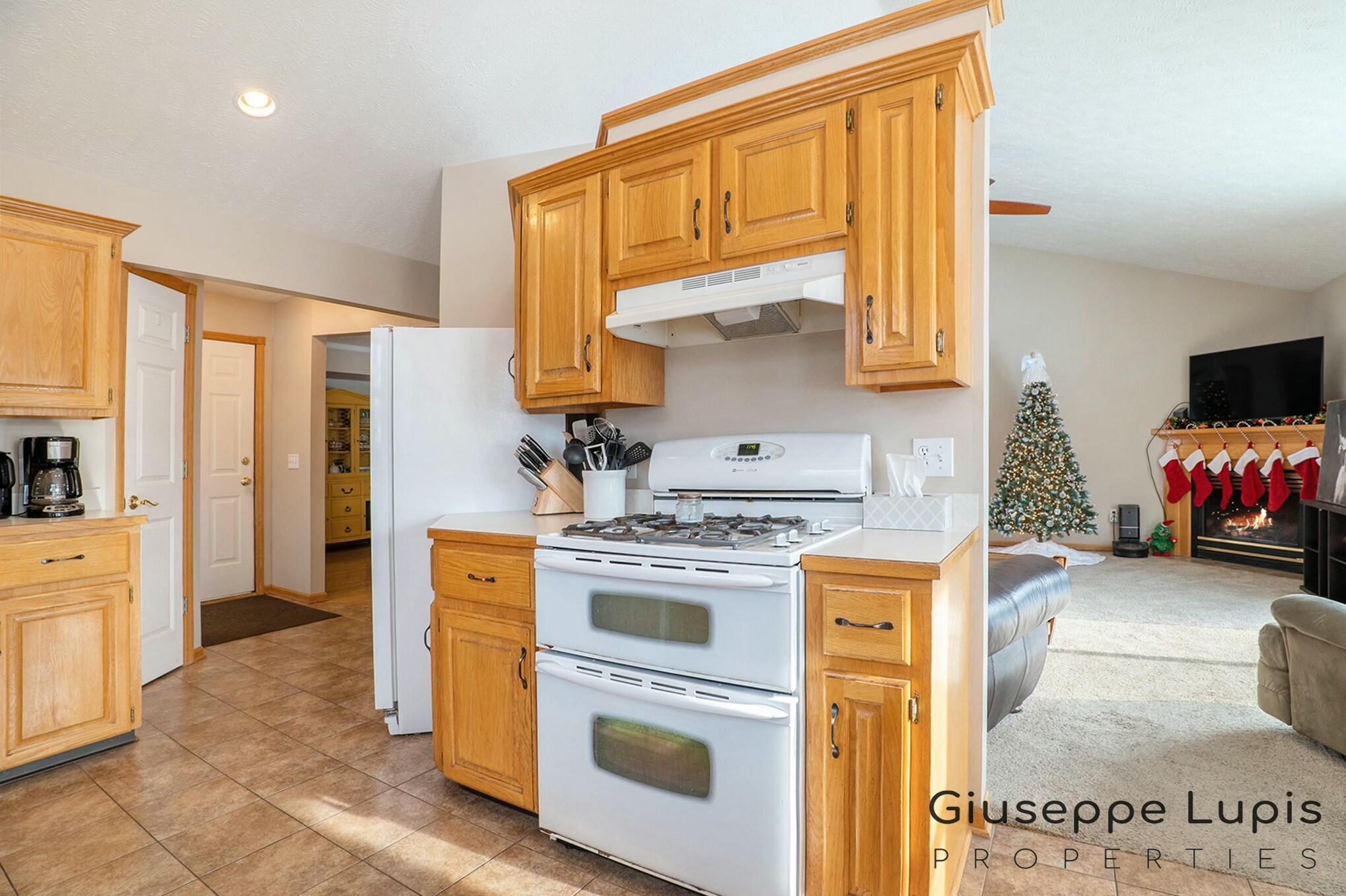 3112 Viewpoint Street Jenison, MI 49428 - Photo 8 of 43 kitchen