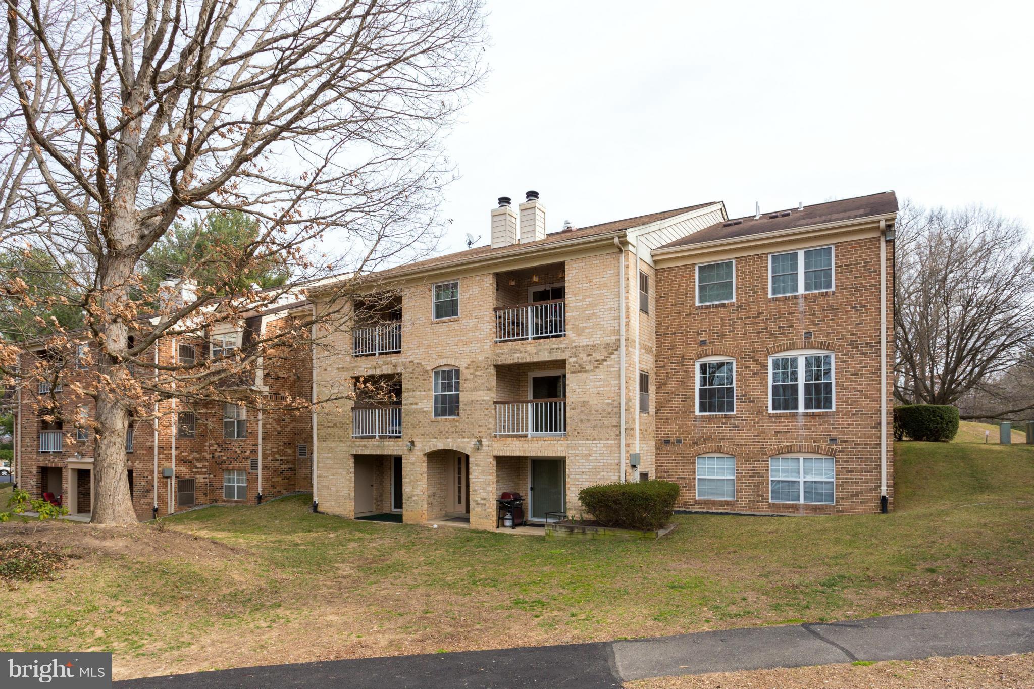 5812 Cove Landing Road, Unit 102 Burke, VA 22015 - Photo 28 of 30 Exterior (Rear)