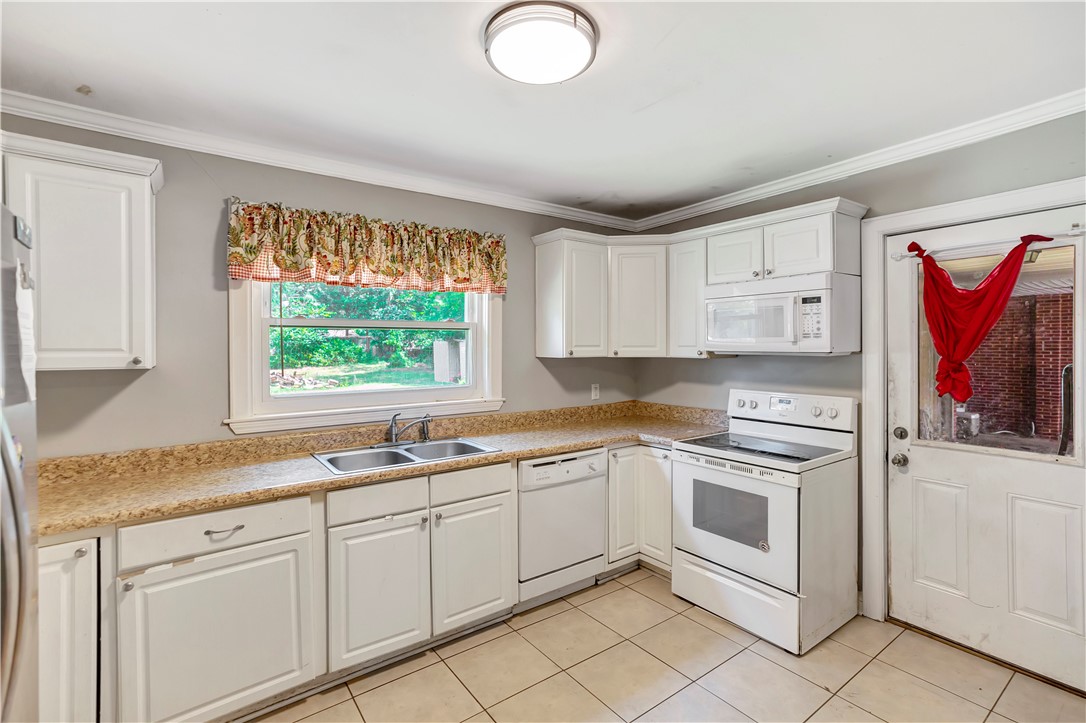 503 Eskew Circle Anderson, SC 29621 - Photo 8 of 22 Kitchen