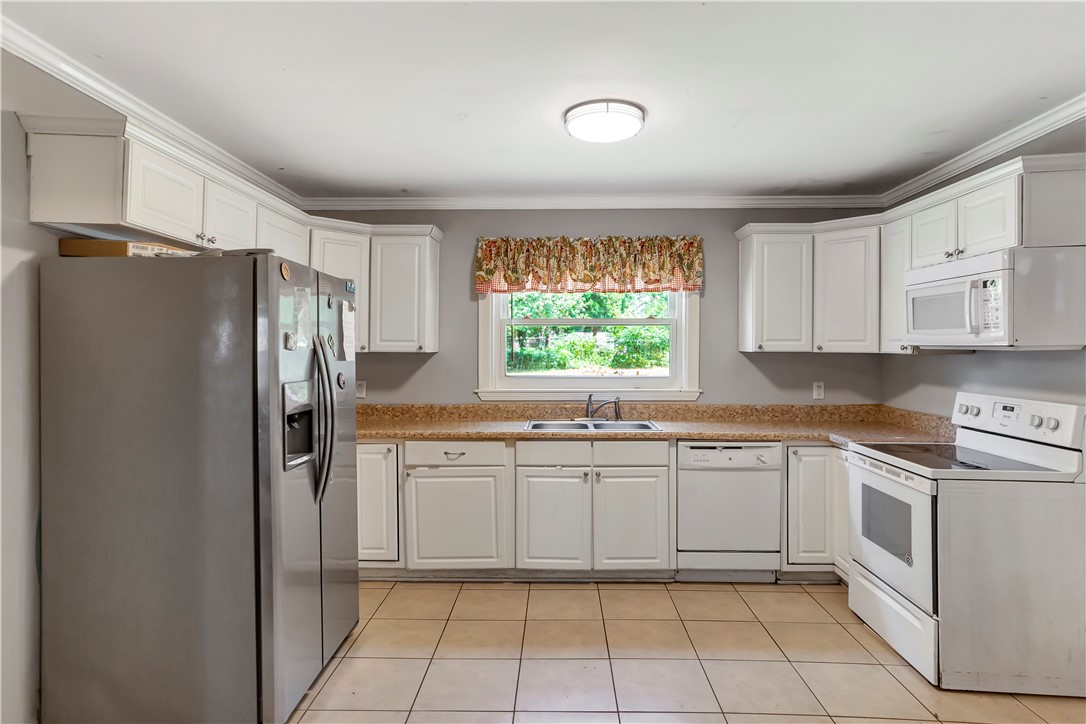 503 Eskew Circle Anderson, SC 29621 - Photo 9 of 22 Kitchen