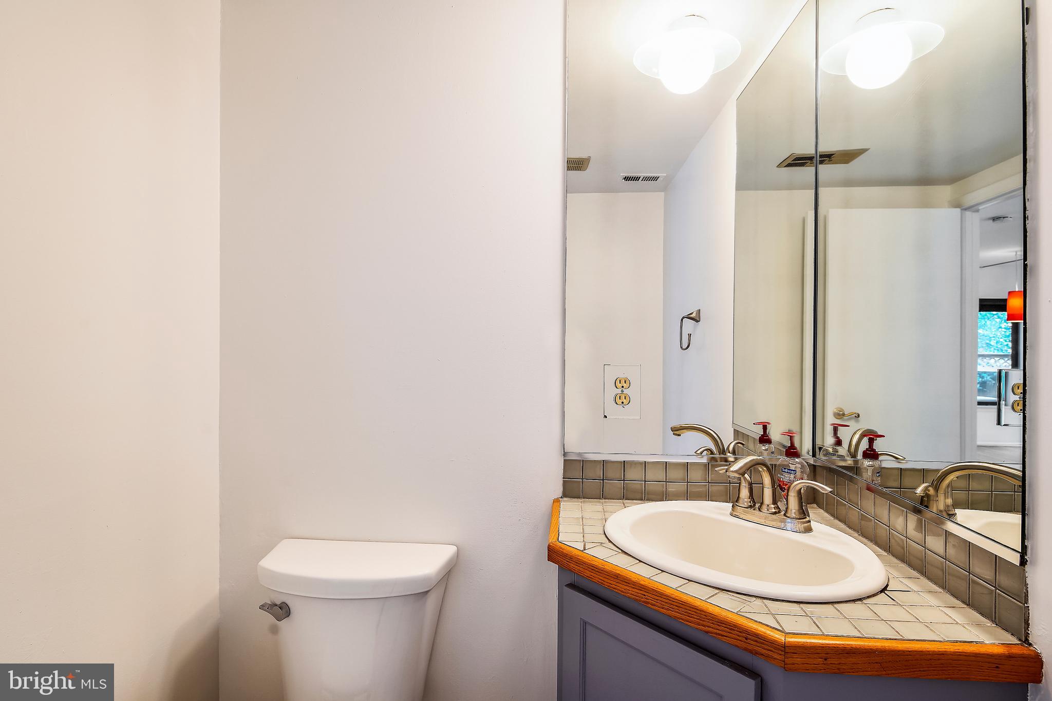 18905 Glendower Road Gaithersburg, MD 20879 - Photo 46 of 77 Gallery Image 46