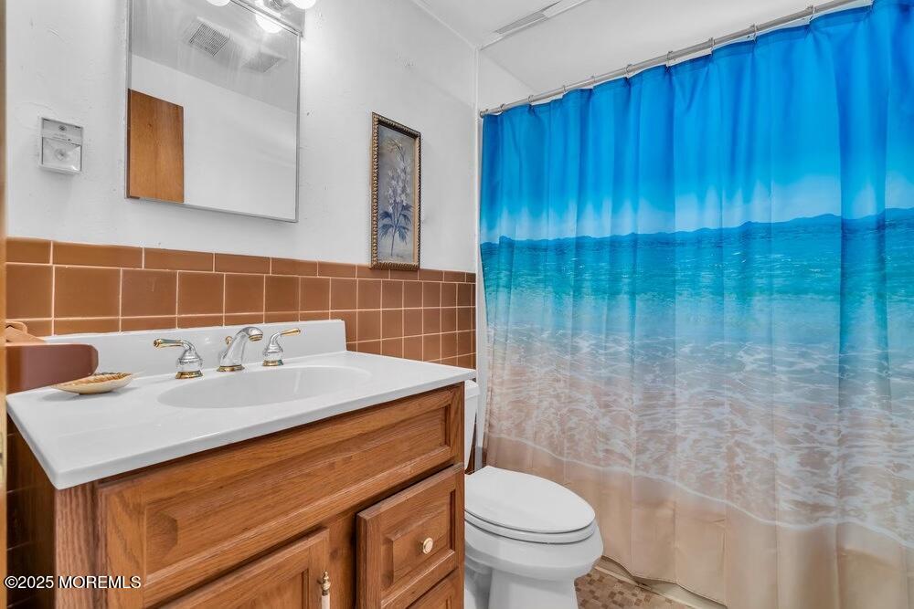 22 Sycamore Terrace Wayne, NJ 07470 - Photo 9 of 18 7