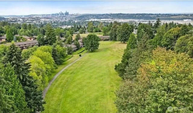 $375,000 | 10717 Glen Acres Drive South, Unit 735, Burien, WA 98168