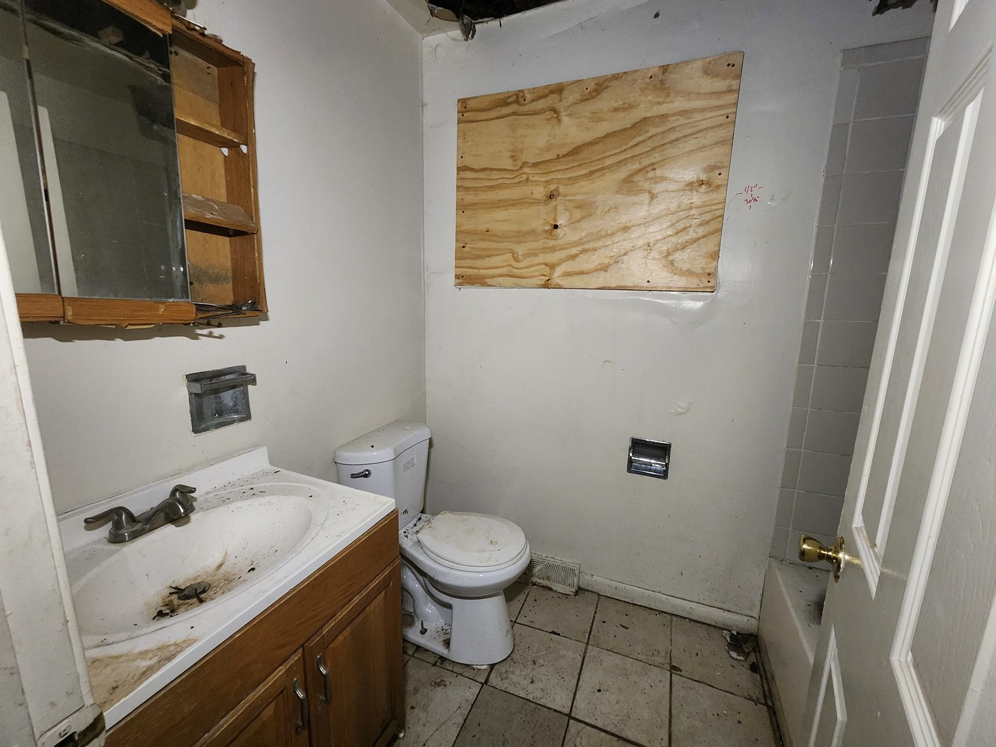 6717 South Rhodes Avenue Chicago, IL 60637 - Photo 6 of 12 Gallery Image 6