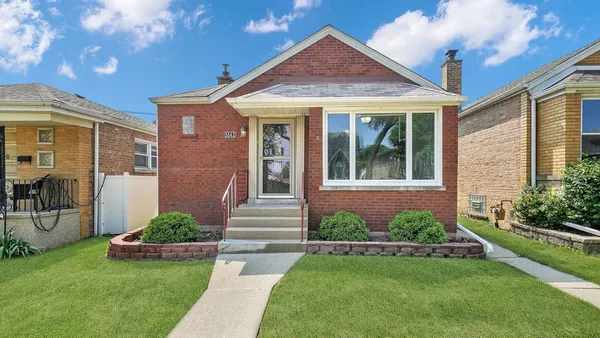 $2,175 | 5542 South Neva Avenue, Chicago, IL 60638