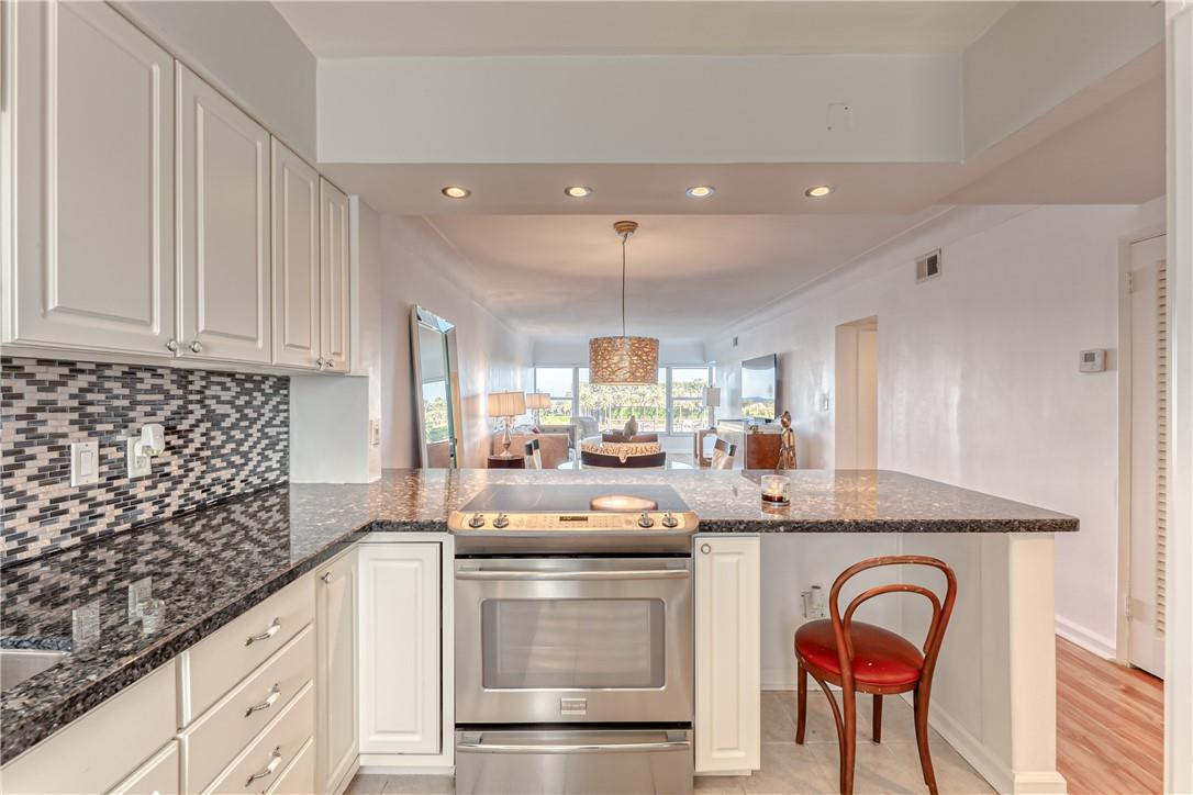 2800 Northeast 30th Avenue, Unit 10D Lighthouse Point, FL 33064 - Photo 22 of 39 Great Entertaining Kitchen