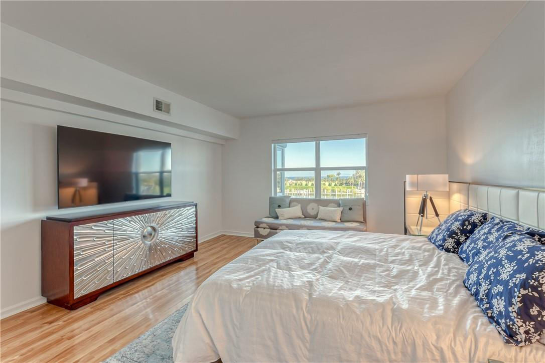 2800 Northeast 30th Avenue, Unit 10D Lighthouse Point, FL 33064 - Photo 24 of 39 Master Bedroom