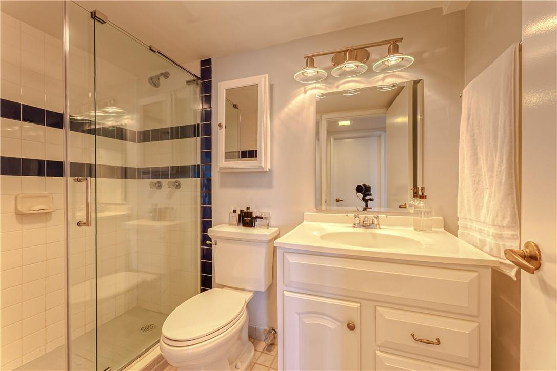 2800 Northeast 30th Avenue, Unit 10D Lighthouse Point, FL 33064 - Photo 27 of 39 Light & Bright Bathroom