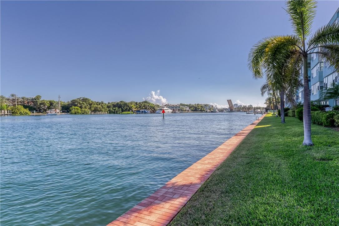 2800 Northeast 30th Avenue, Unit 10D Lighthouse Point, FL 33064 - Photo 36 of 39 Intracoastal Waterway