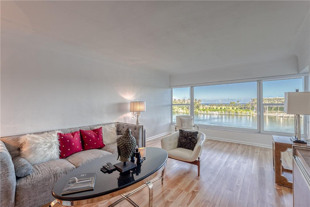 2800 Northeast 30th Avenue, Unit 10D Lighthouse Point, FL 33064 - Photo 7 of 39 Bright and Light