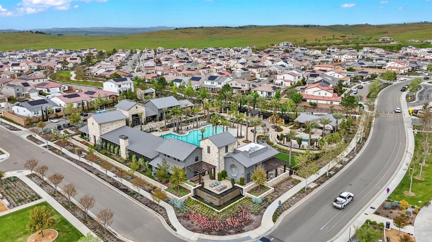 4491 Vineyard Drive Madera, CA 93636 - Photo 45 of 47 a view of city and ocean