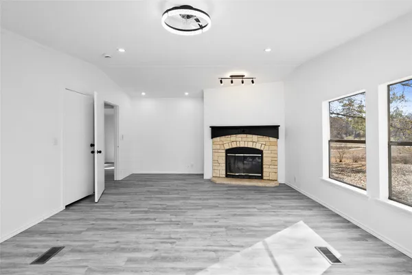 $329,999 | 11759 West Hollyhill Street, Plantersville, TX 77363