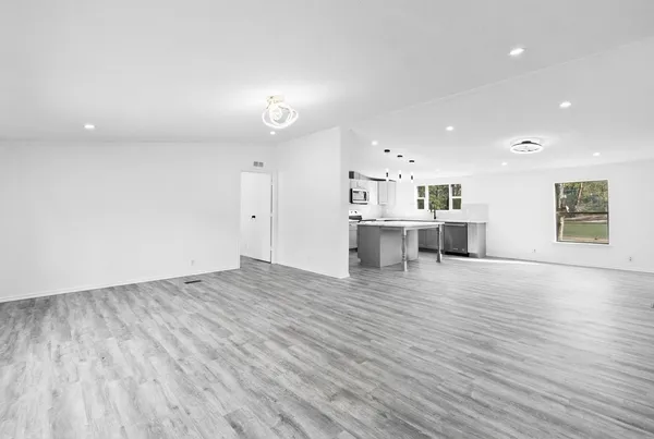 $329,999 | 11759 West Hollyhill Street, Plantersville, TX 77363