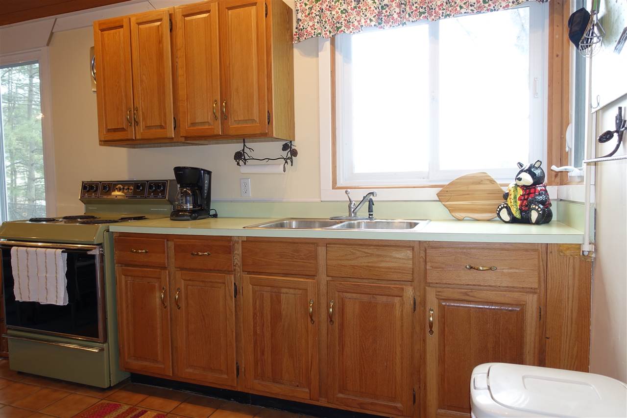 128 Highview Road Traverse City, MI 49696 - Photo 3 of 17 1815785-2.JPG