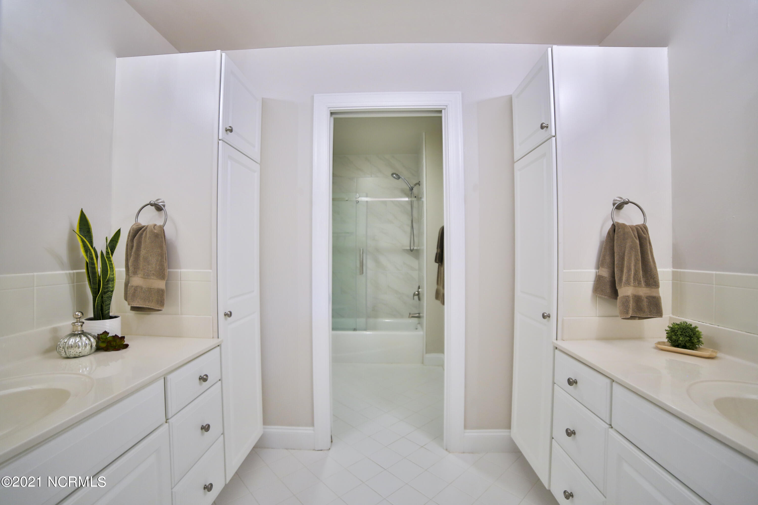 120 Rice Hope Run Leland, NC 28451 - Photo 44 of 77 Hall Guest bath on 2nd floor