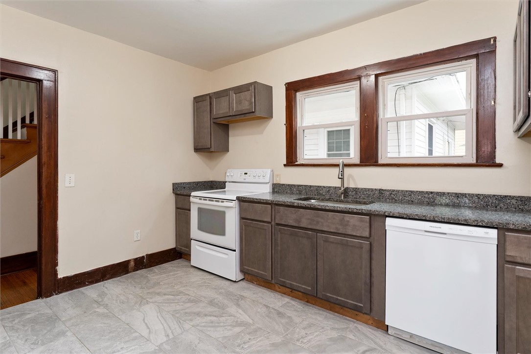 19 Genesee Park Boulevard Rochester, NY 14611 - Photo 23 of 50