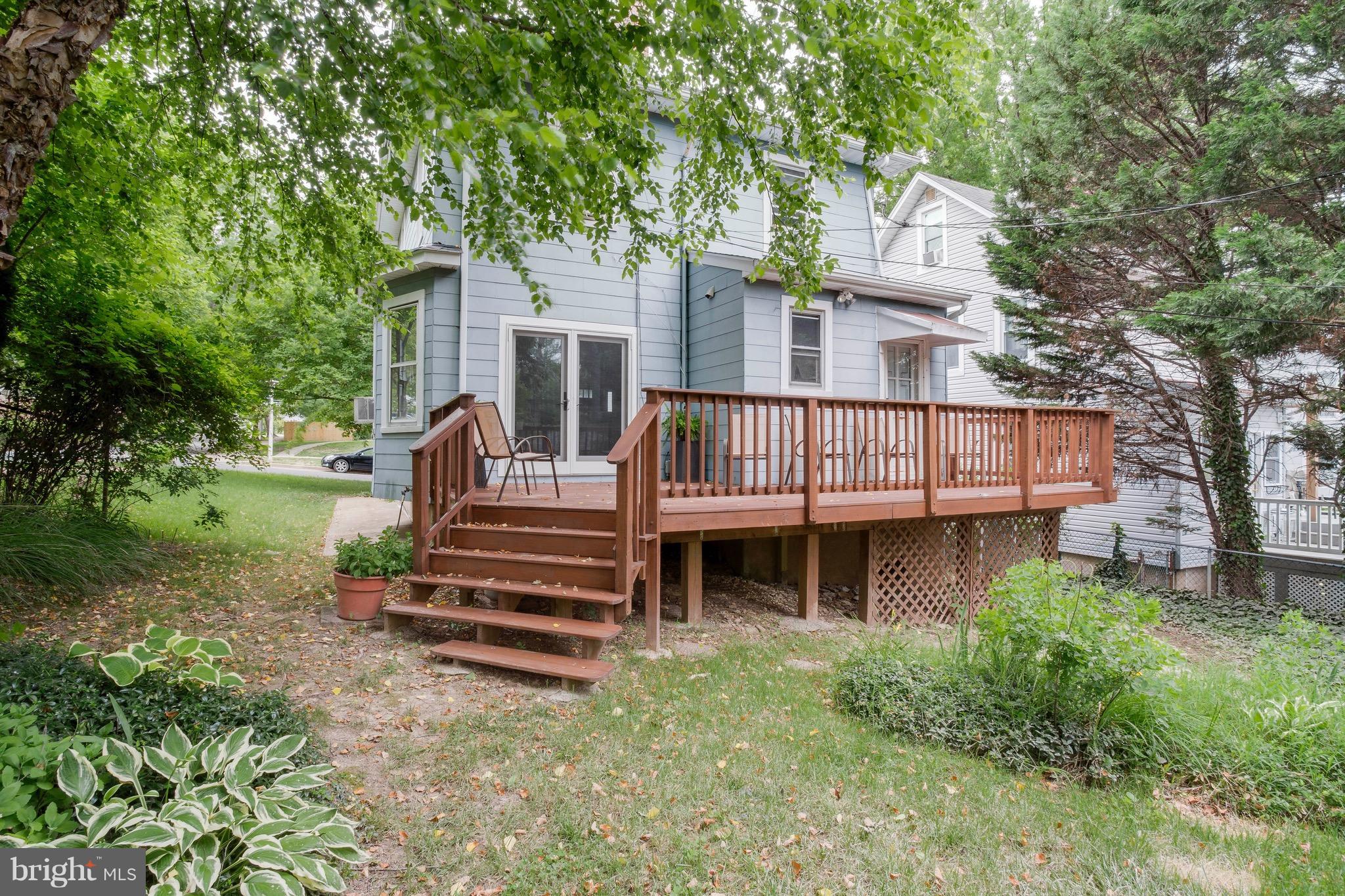 5316 Tramore Road Baltimore, MD 21214 - Photo 26 of 30 a front view of a house with garden