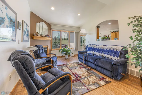 $499,500 | 17063 Lakeview Lane, Audubon, MN 56511