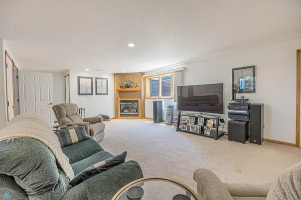 $499,500 | 17063 Lakeview Lane, Audubon, MN 56511